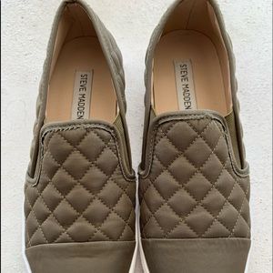 Steve Madden Olive Green Slip-on sneakers